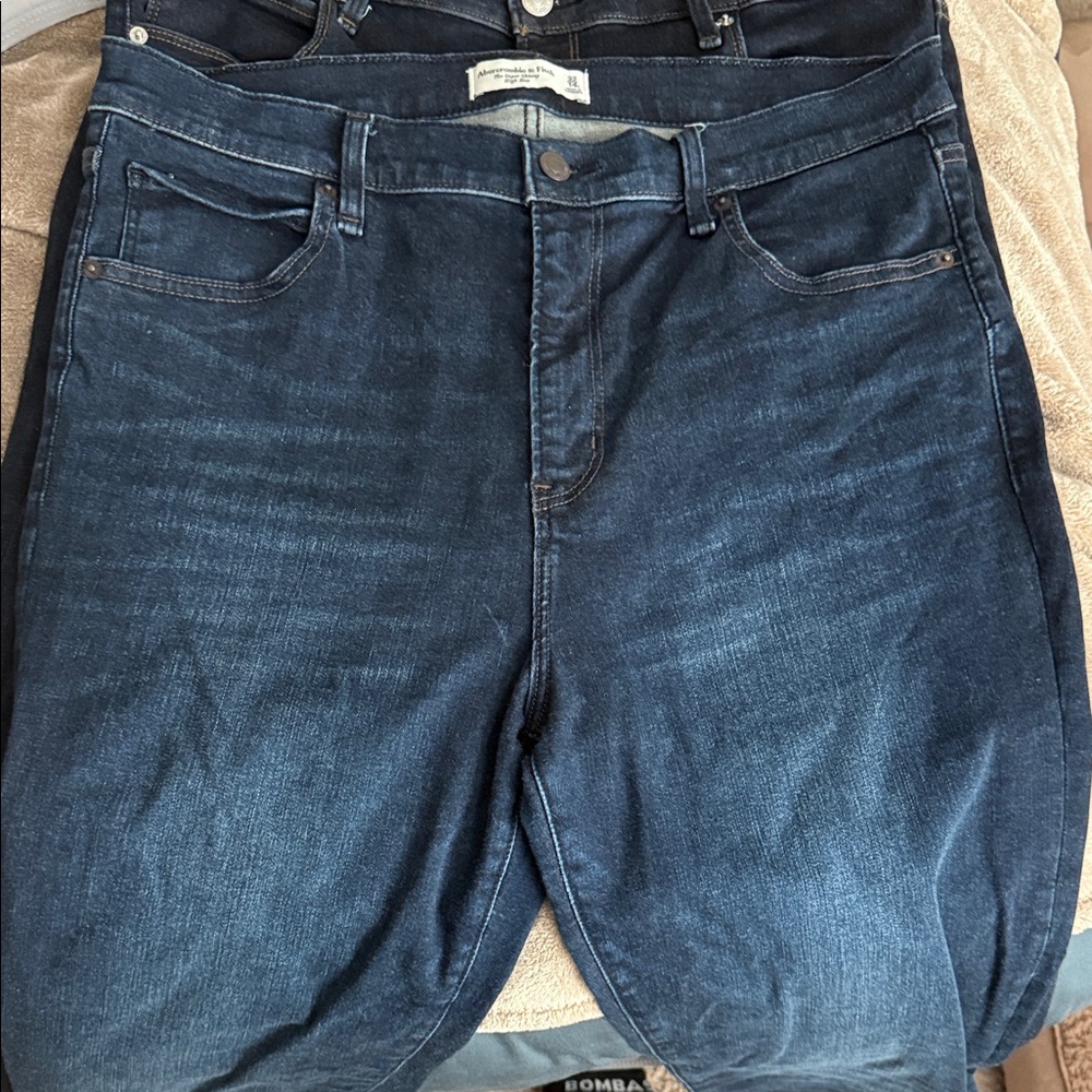 Abercrombie & Fitch Dark Blue Relaxed Jeans